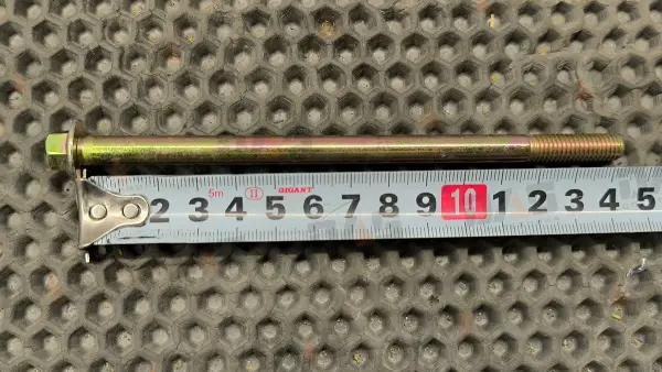 Болт крепления воздушного коллектора WD-615, WD-10
