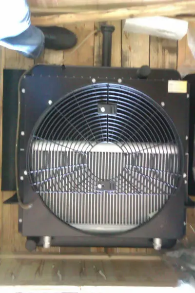 Радиатор охлаждения ДВС CDM 833 оригинал