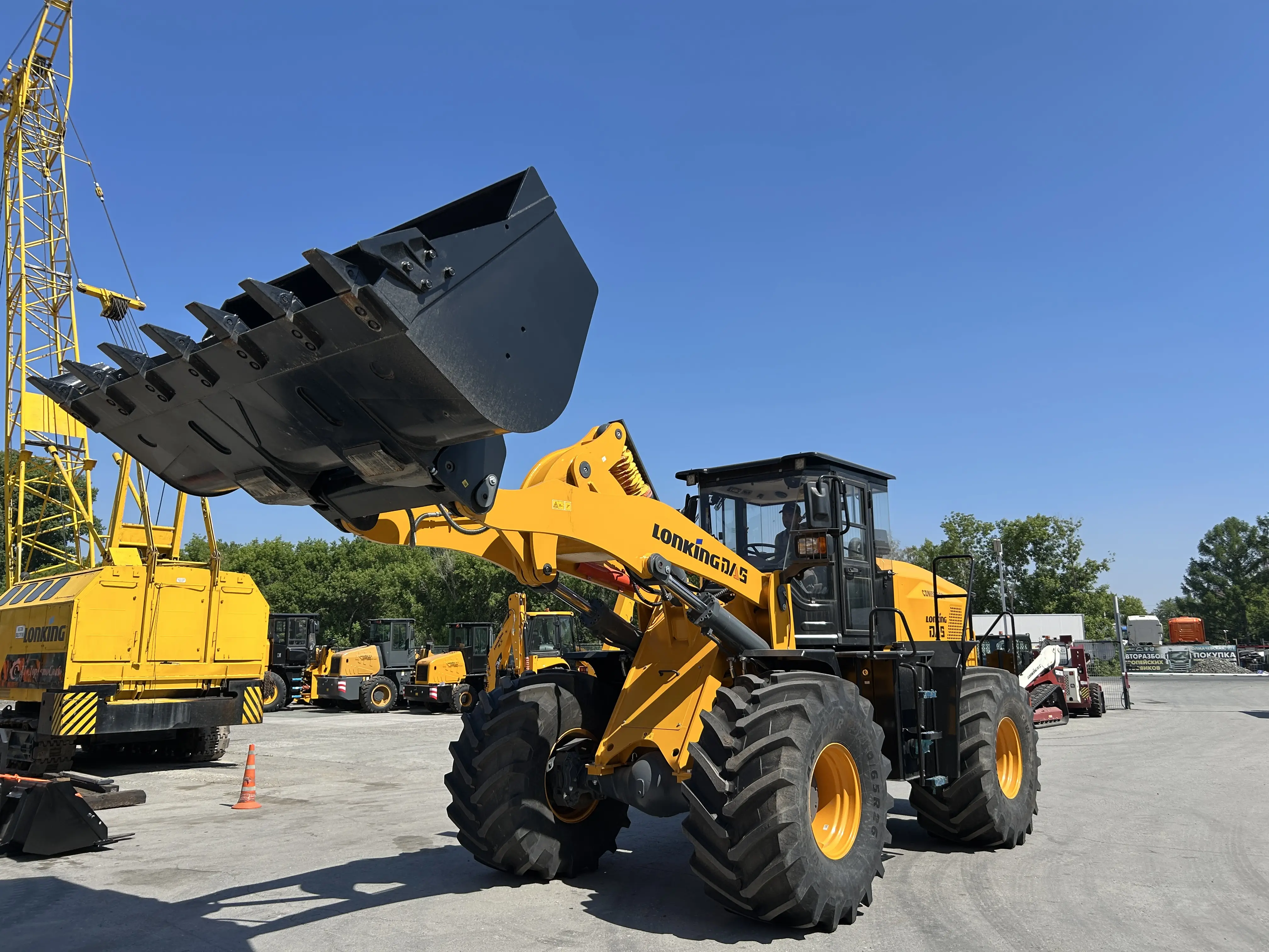 Фронтальный погрузчик CDM856 AGRI грузоподъемностью  в Барнауле