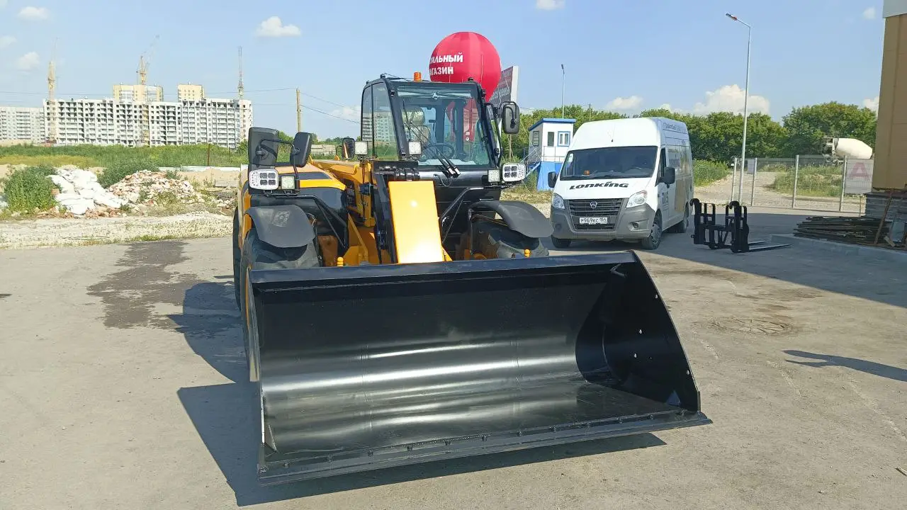 Первый телескопический погрузчик Lonking прибыл в Сибирь!