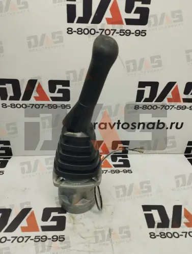 Сервоклапан управления (джойстик) левый (управление ковшом)