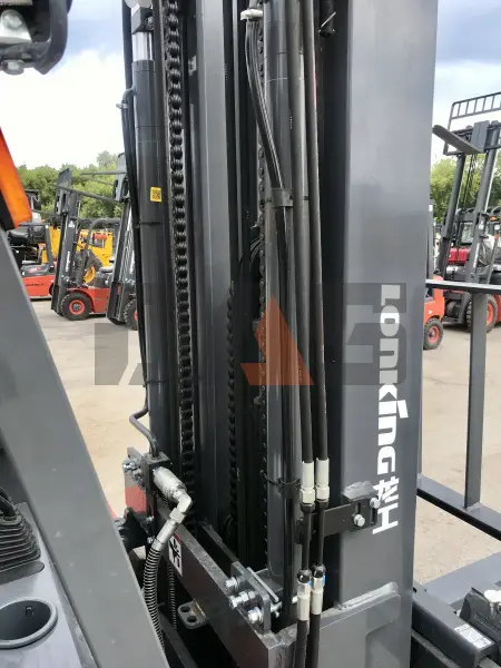 Дизельный вилочный погрузчик Lonking LG30DT