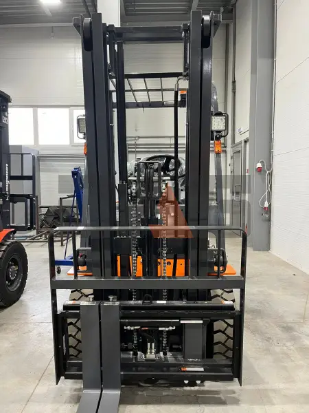 Газобензиновый вилочный погрузчик Lonking LG15GLT