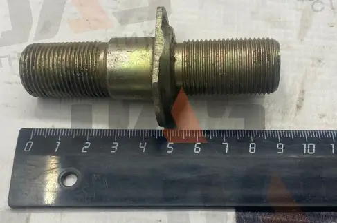 Шпилька крепления переднего колеса (3-3,5 т),  заднего колеса (5-8 т)