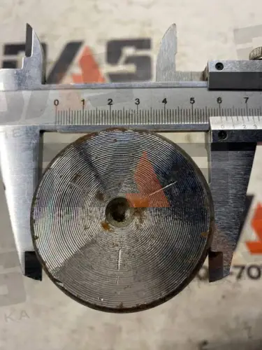 Палец D=60 мм, L=195/205 мм (ковша нижний) круглый фланец CDM833