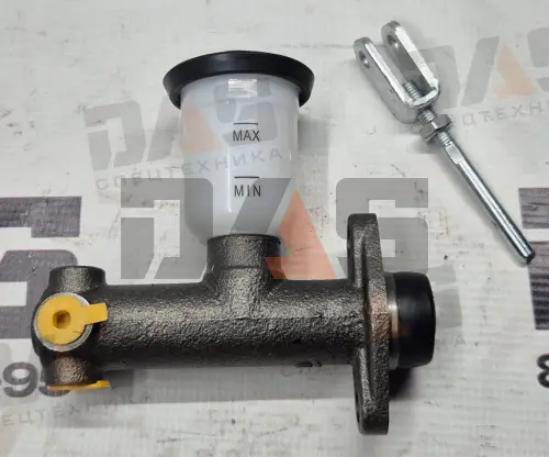 Тормозной цилиндр главный